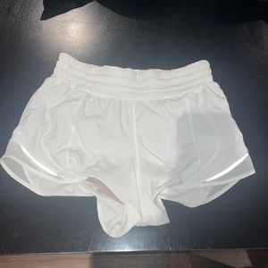 Lululemon hotty hot high rise lined 2.5